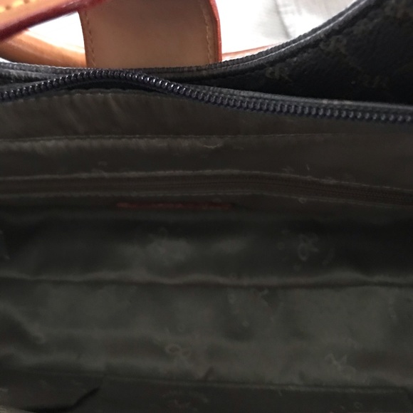 Rioni Moda Italia Signature Handbag - Picture 4 of 11